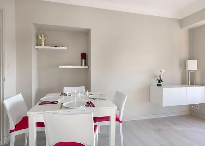 Avec Vue Sur L'erdre Pour 4 Personnes نانت